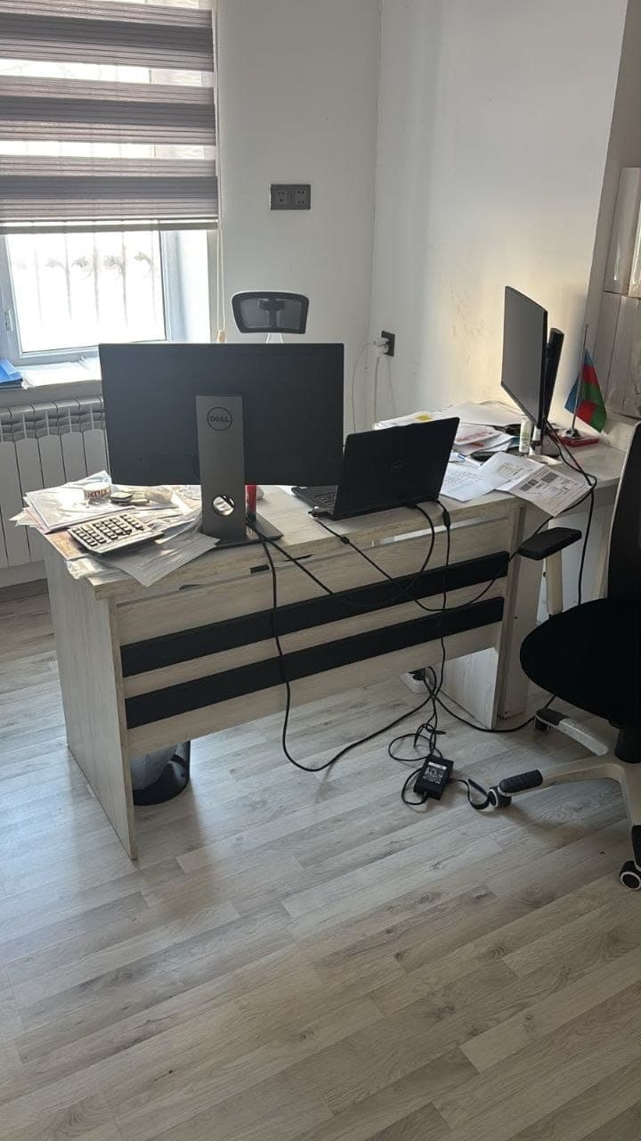 Layihə qrupunun iş yeri, Bakı ofisi